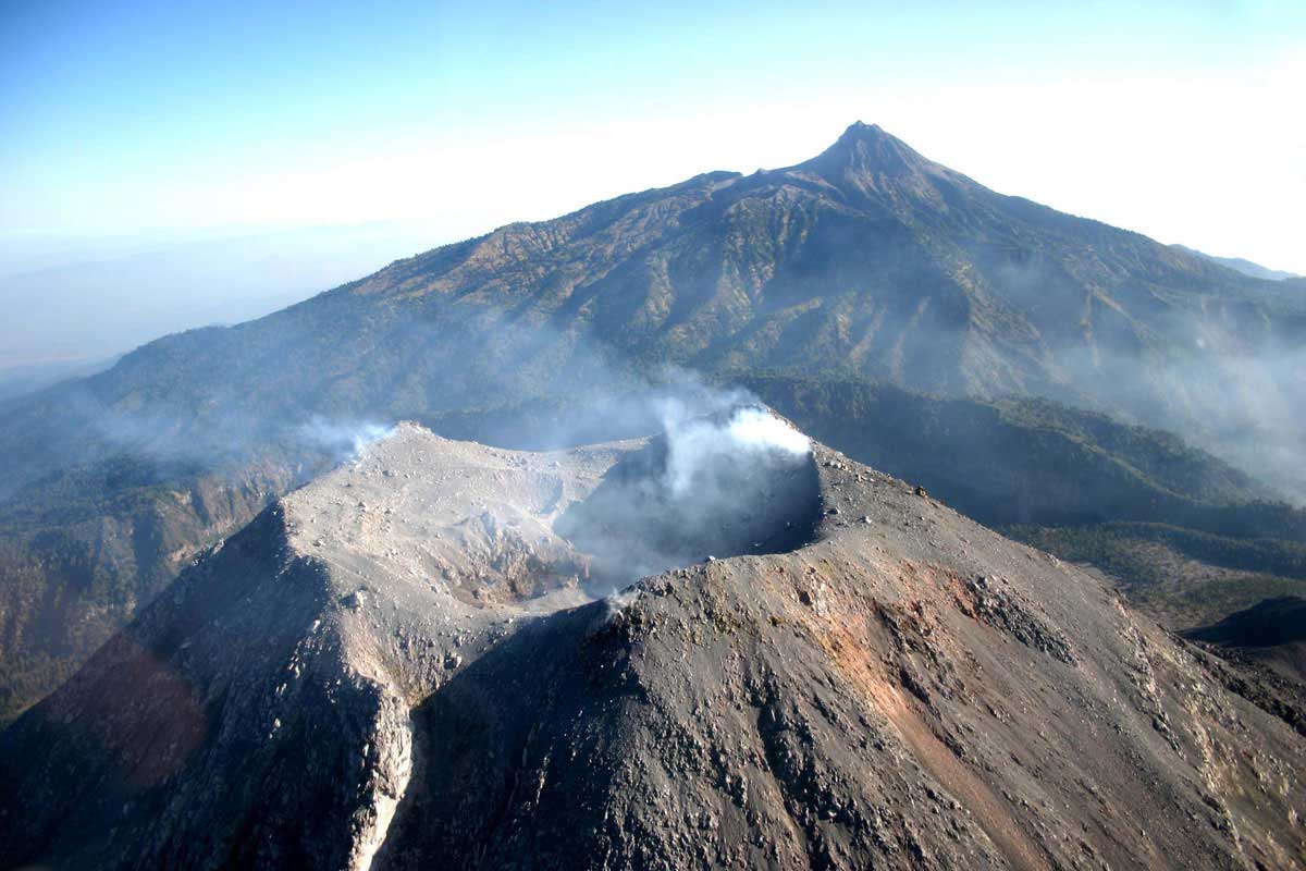 volcan de fuego y nevado de colima tour